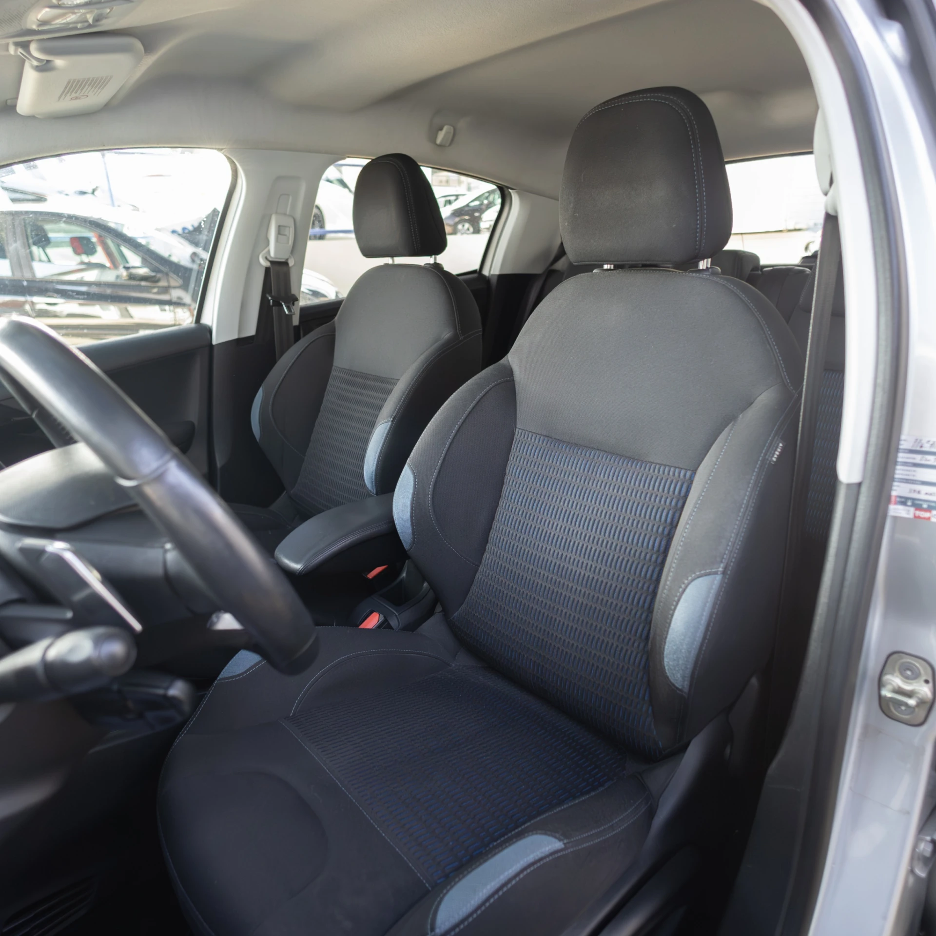 Peugeot 208 Allure 1.6 HDI 9