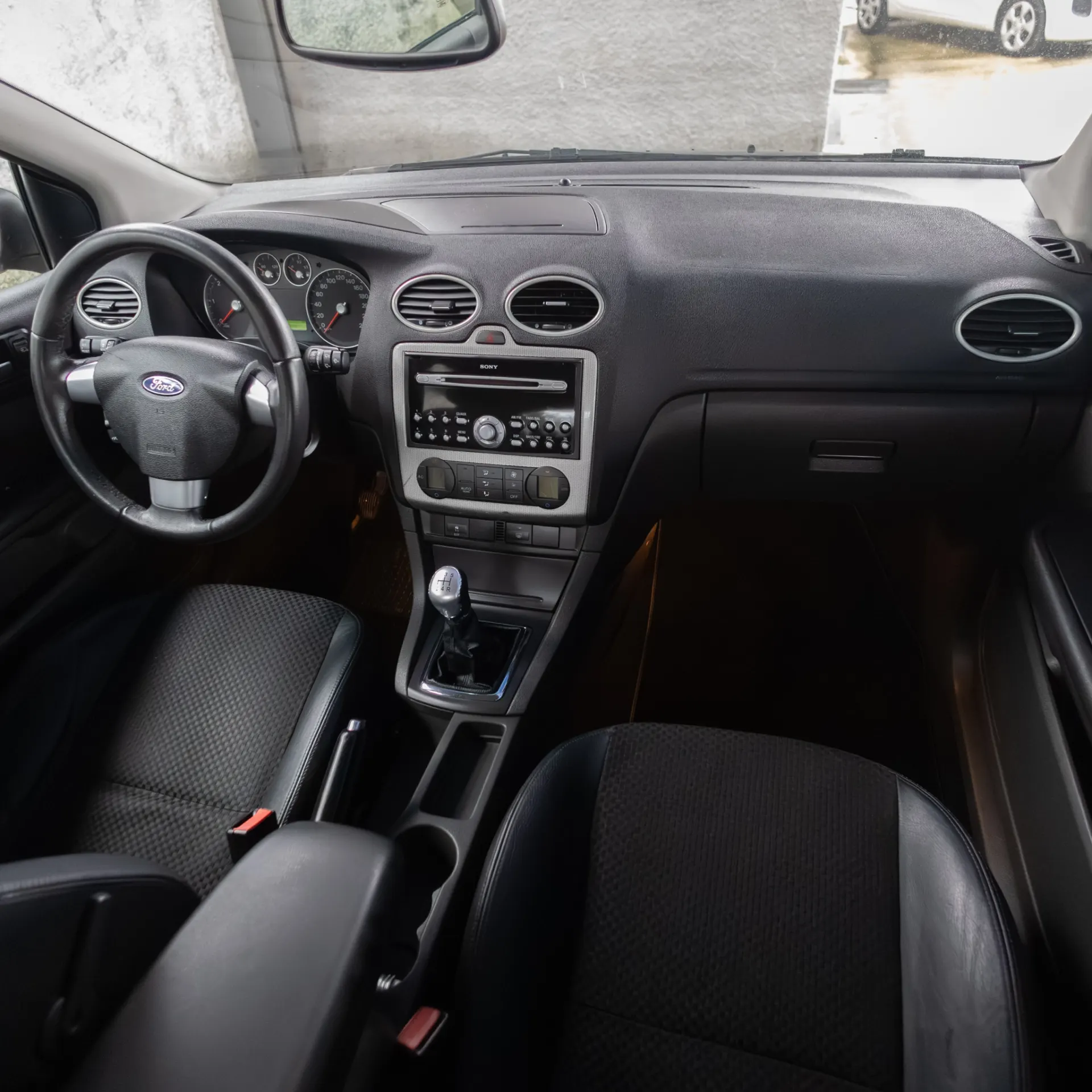 Ford Focus 1.6 TDCi Ghia 11