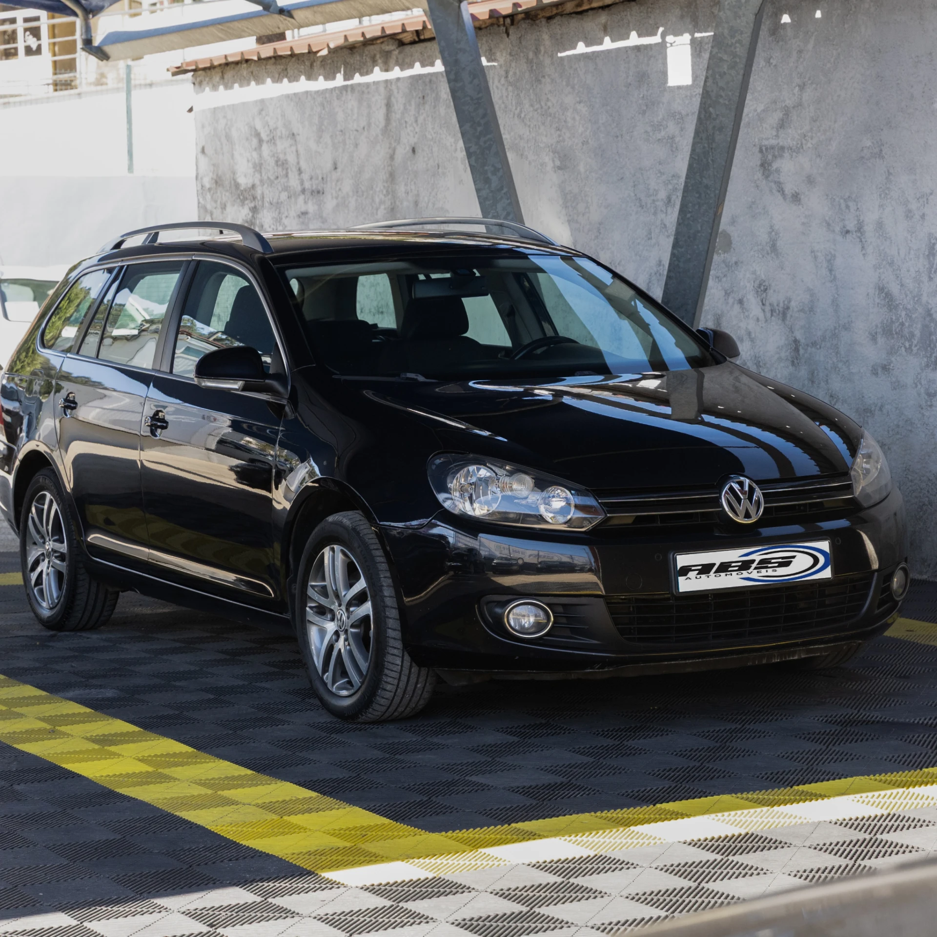 Volkswagen Golf 1.6 TDi Confortline 3