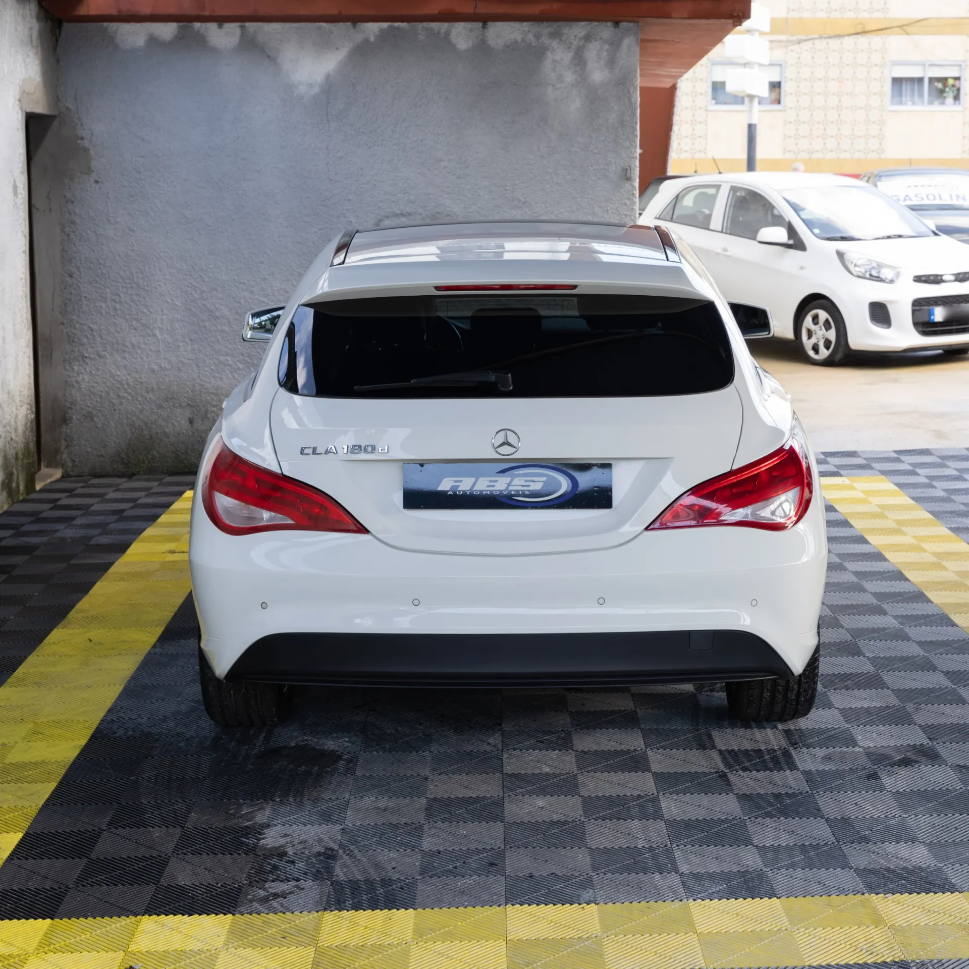 Mercedes-Benz CLA 180 6