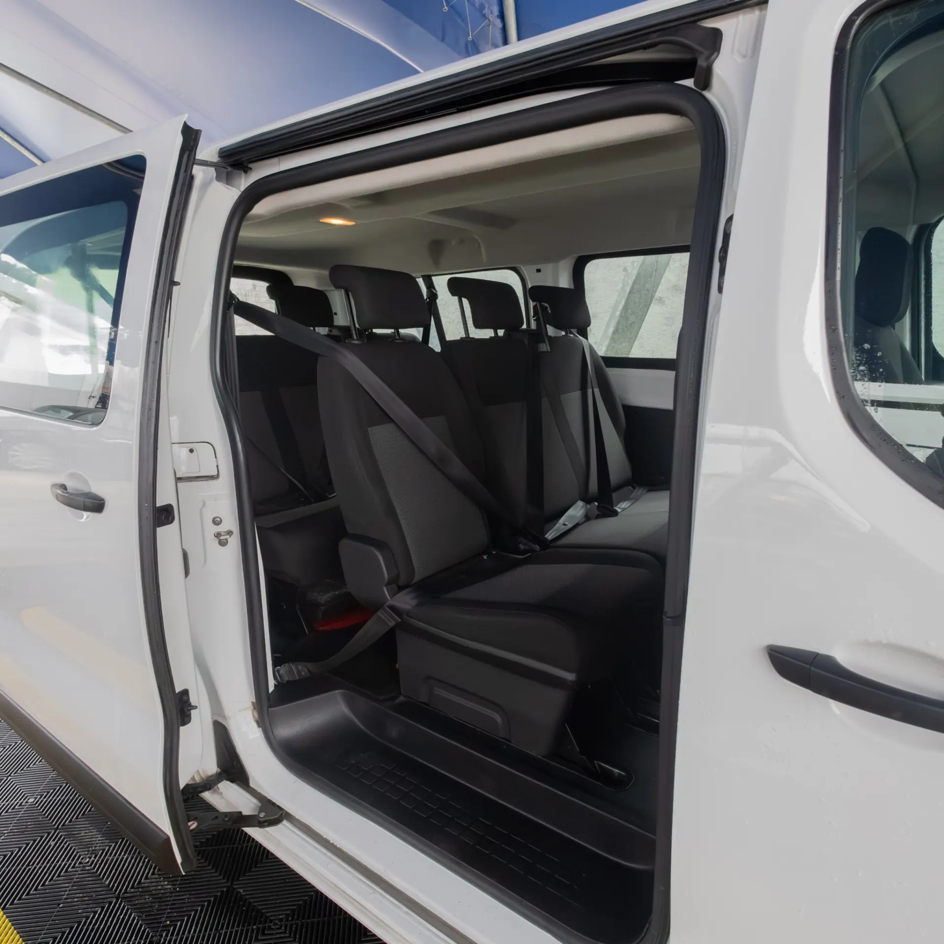 Peugeot Traveller 1.5 BlueHDi 9Lug - Long 12