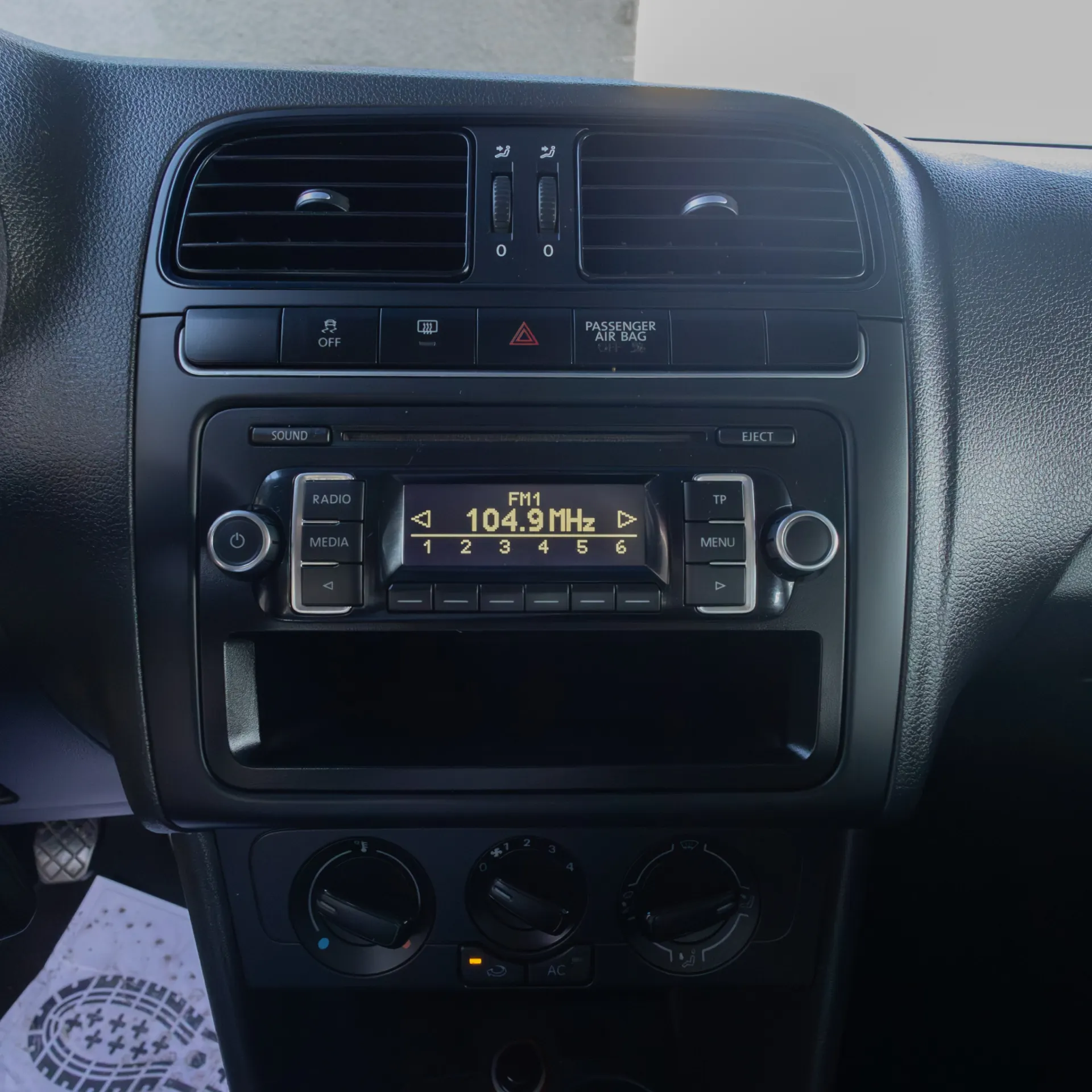 Volkswagen Polo 1.2 Confortline 16