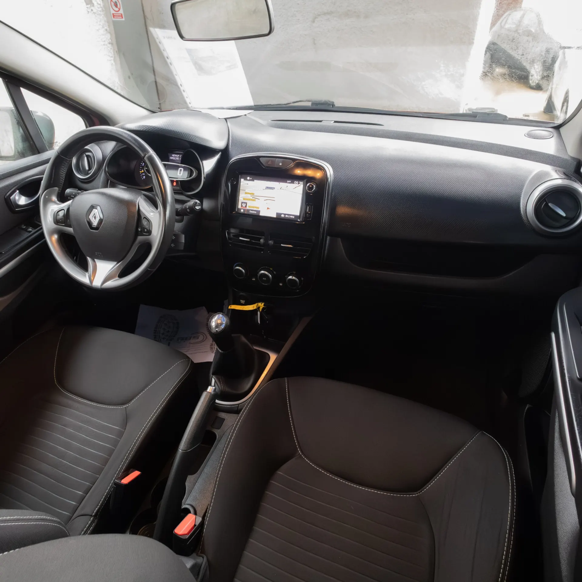 Renault Clio 1.5 dCi Limited 13