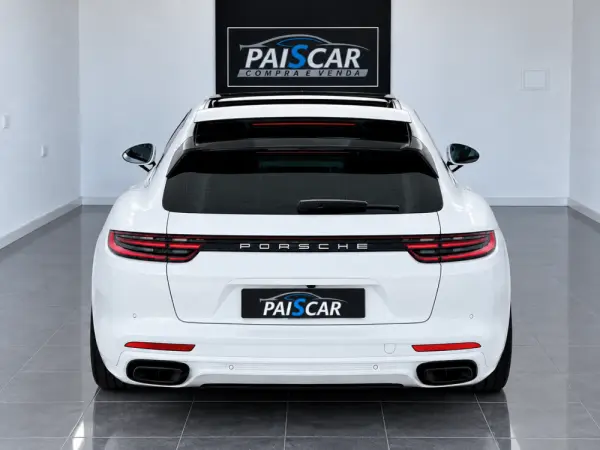 Porsche Panamera Sport Turismo 4 E-Hybrid Platinum Edition 3