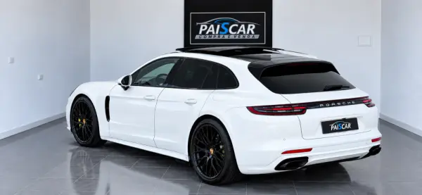 Porsche Panamera Sport Turismo 4 E-Hybrid Platinum Edition 4