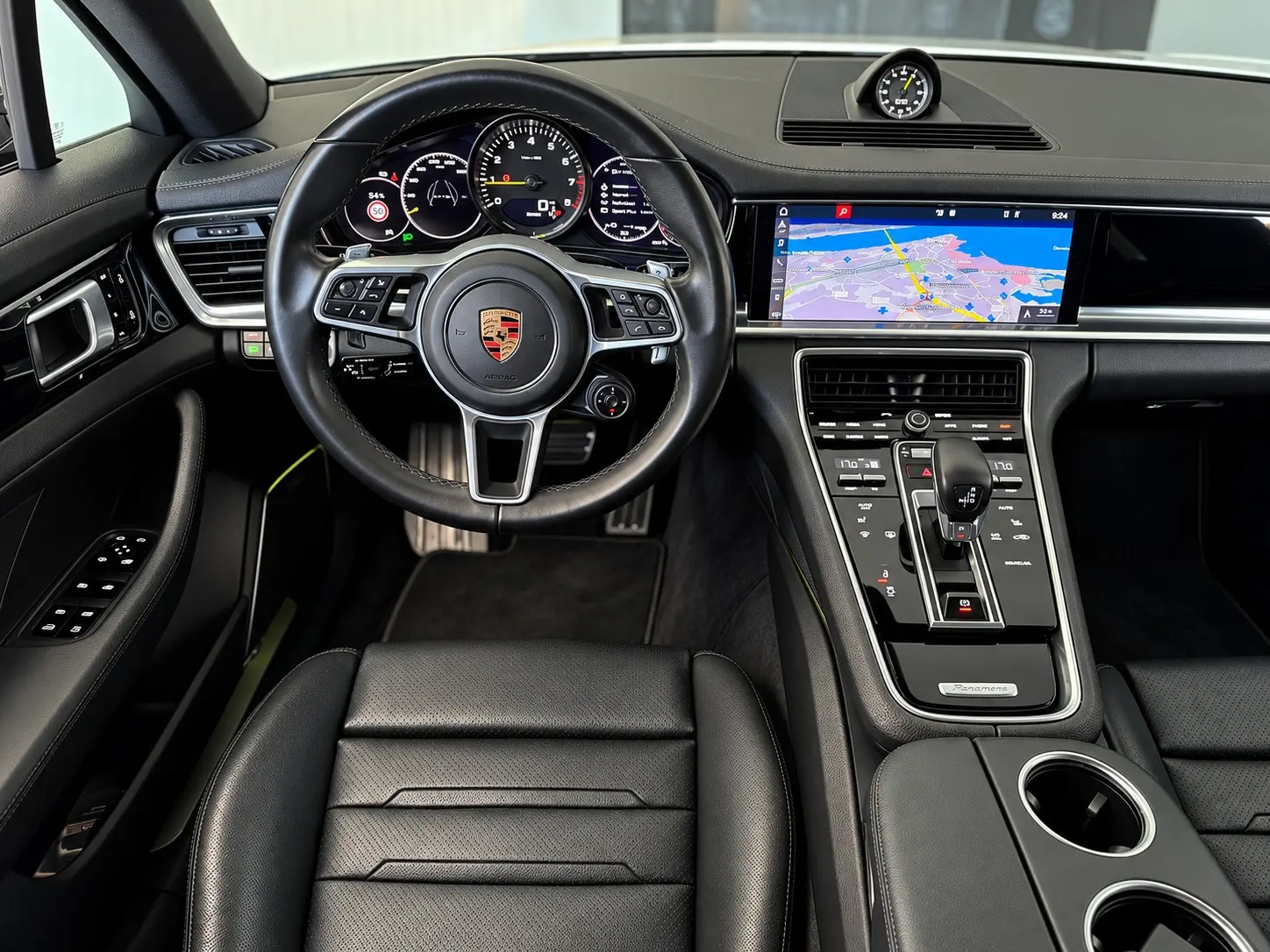 Porsche Panamera Sport Turismo 4 E-Hybrid Platinum Edition 6