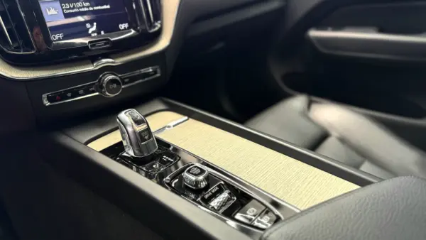 Volvo XC 60 2.0 B4 Inscription Geartronic 16