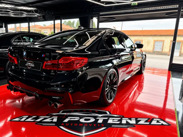 BMW M5 Standard 5