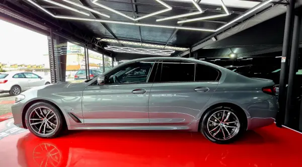 BMW 520 d Pack M Auto 5