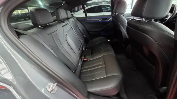 BMW 520 d Pack M Auto 20