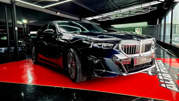 BMW 520 d Pack M Auto 2