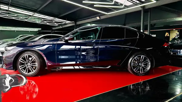 BMW 520 d Pack M Auto 3