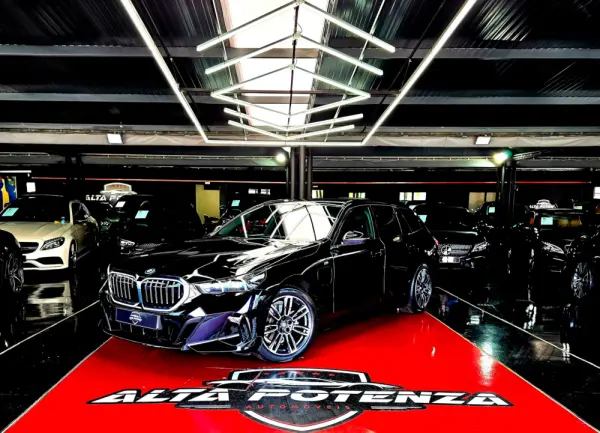 BMW 530 e Pack Desportivo M 1