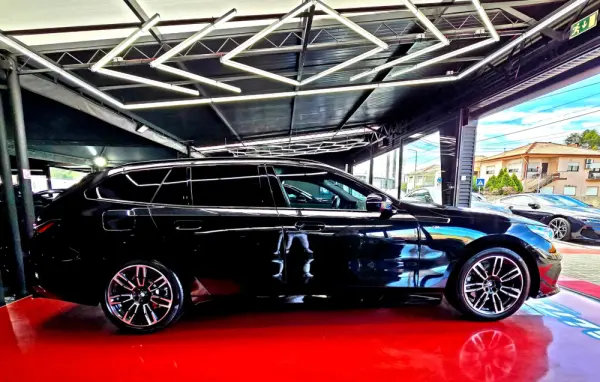 BMW 530 e Pack Desportivo M 4