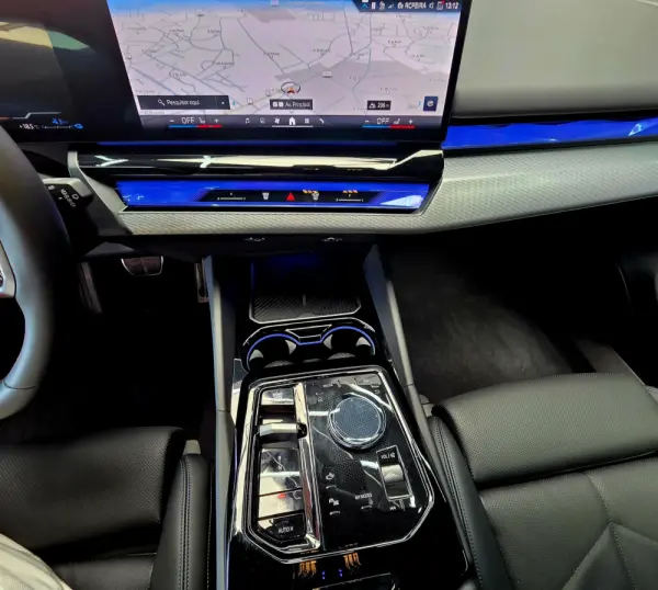 BMW 530 e Pack Desportivo M 16