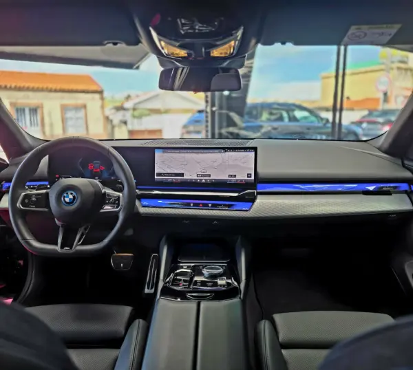 BMW 530 e Pack Desportivo M 24