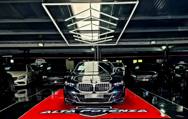 BMW 530 e Pack Desportivo M 2