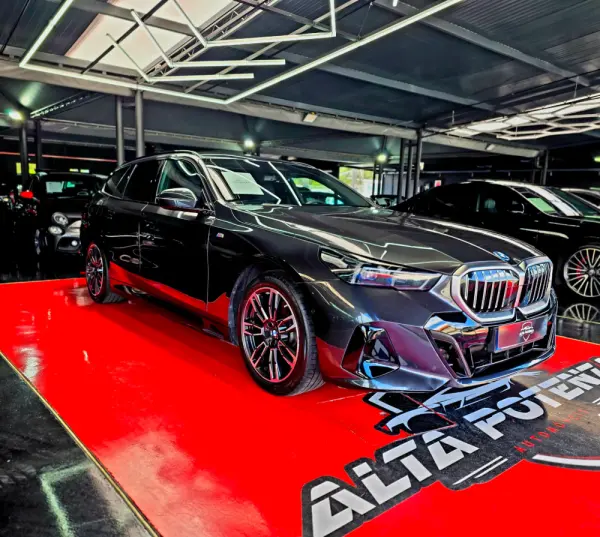 BMW 530 e Pack Desportivo M 4