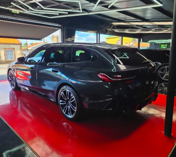 BMW 530 e Pack Desportivo M 8