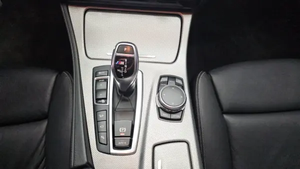 BMW M550d xDrive Auto 10