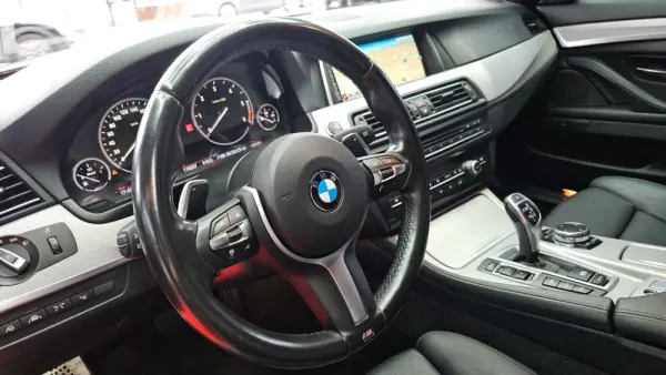 BMW M550d xDrive Auto 16