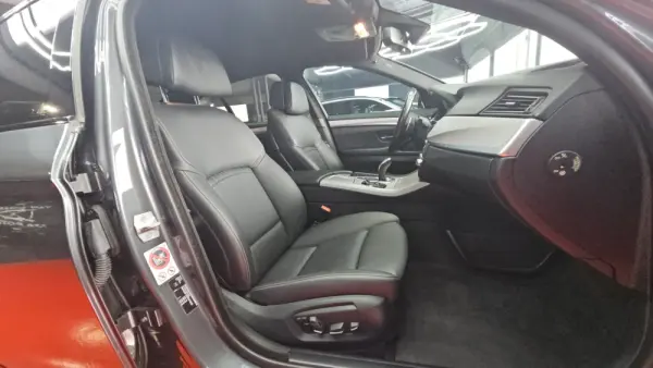 BMW M550d xDrive Auto 22