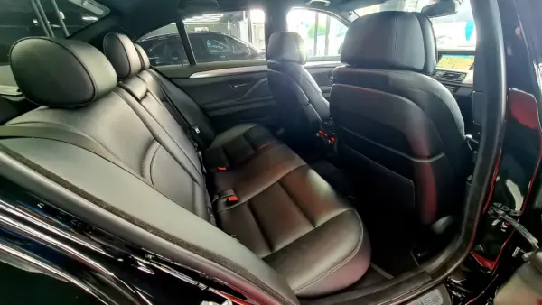 BMW M550d xDrive Auto 26