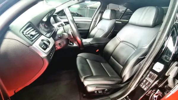 BMW M550d xDrive Auto 28