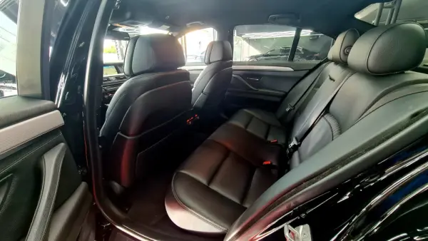 BMW M550d xDrive Auto 27