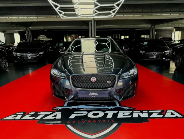Jaguar XF 3.0 TDV6 300 Sport 2
