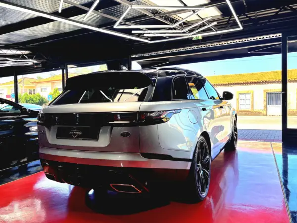 Land Rover Range Rover Velar 3.0 D R-Dynamic HSE 10