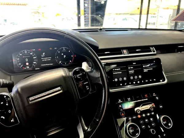 Land Rover Range Rover Velar 3.0 D R-Dynamic HSE 12