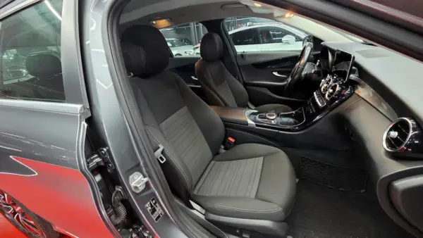 Mercedes-Benz C 180 d Station 9G-TRONIC 17