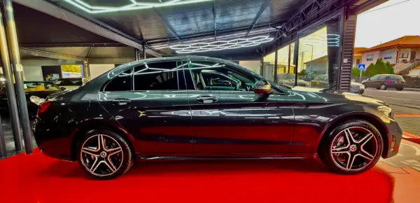 Mercedes-Benz C 300 de AMG Line 7