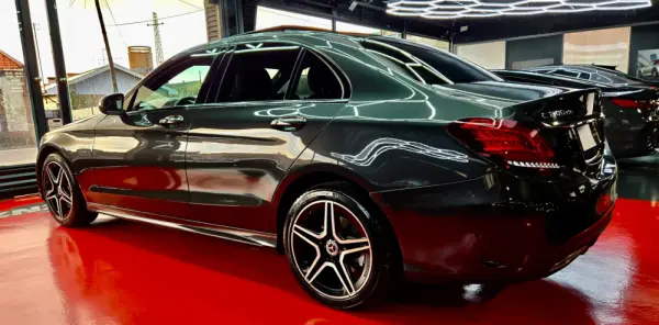 Mercedes-Benz C 300 de AMG Line 10