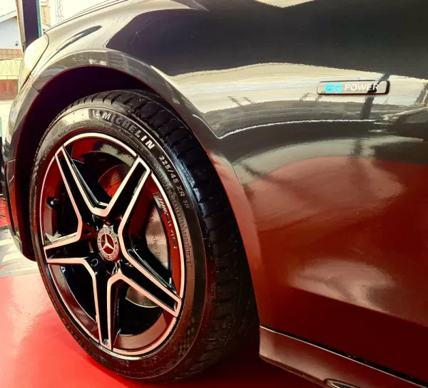 Mercedes-Benz C 300 de AMG Line 12