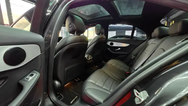 Mercedes-Benz C 300 de AMG Line 21