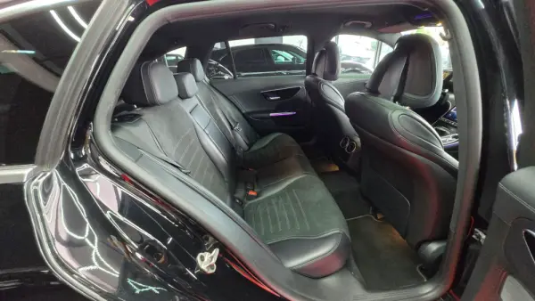 Mercedes-Benz C 300 d AMG Line 17
