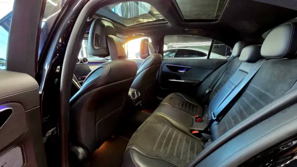 Mercedes-Benz C 300 d AMG Line 16