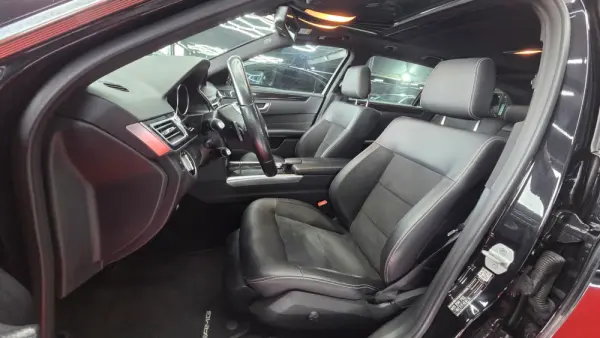 Mercedes-Benz E 300 Outro 13