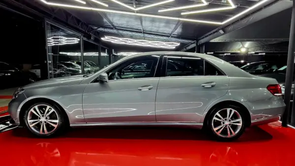 Mercedes-Benz E 300 BlueTEC Hybrid Avantgarde 107g 6