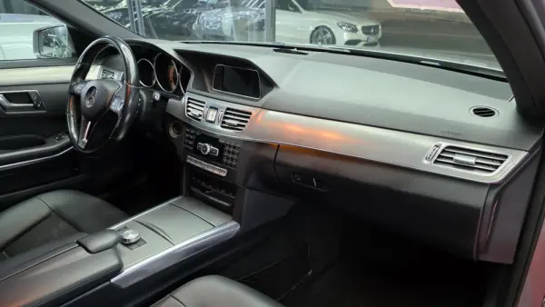 Mercedes-Benz E 300 BlueTEC Hybrid Avantgarde 107g 11