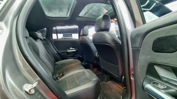 Mercedes-Benz GLA 200 d AMG Line 17