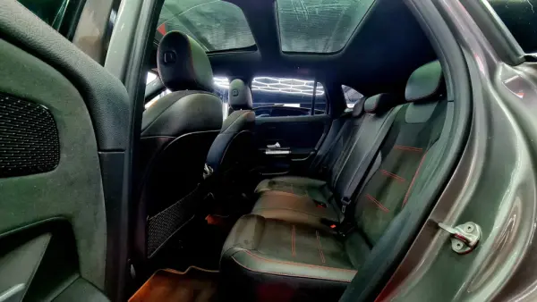 Mercedes-Benz GLA 200 d AMG Line 19