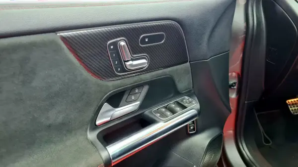 Mercedes-Benz GLA 200 d AMG Line 27