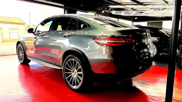 Mercedes-Benz GLC 250 d Coupé AMG Line 4-Matic 6
