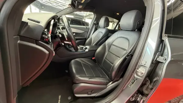 Mercedes-Benz GLC 250 d Coupé AMG Line 4-Matic 11