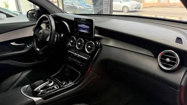 Mercedes-Benz GLC 250 d Coupé AMG Line 4-Matic 12