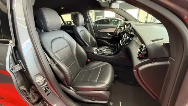 Mercedes-Benz GLC 250 d Coupé AMG Line 4-Matic 23