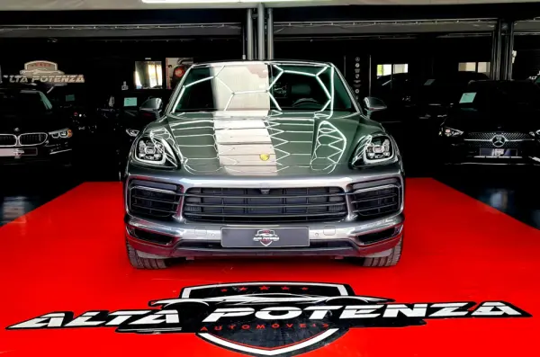 Porsche Cayenne Coupé E-Hybrid 2